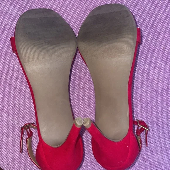 Red strappy heels - Picture 5 of 6